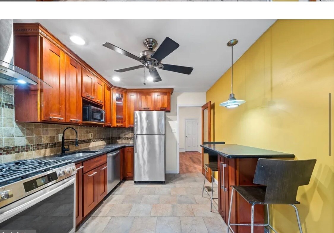 Building Photo - 1114 Snyder Ave