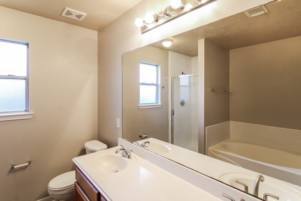 Building Photo - 12315 Claresholm Dr