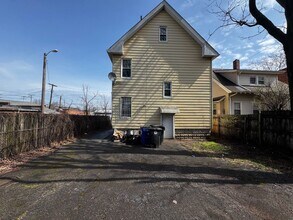 Building Photo - 880 Stevenson Rd