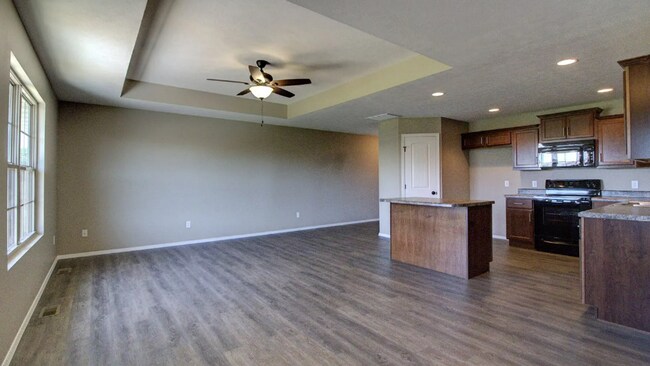 Building Photo - Fenced in 3 Bedroom Duplex in Monte Cristo