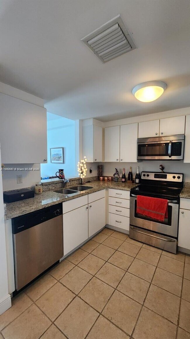 Building Photo - 1250 S Miami Ave