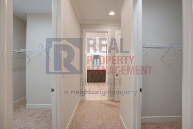 Building Photo - 7745 Sandhill Lake Dr