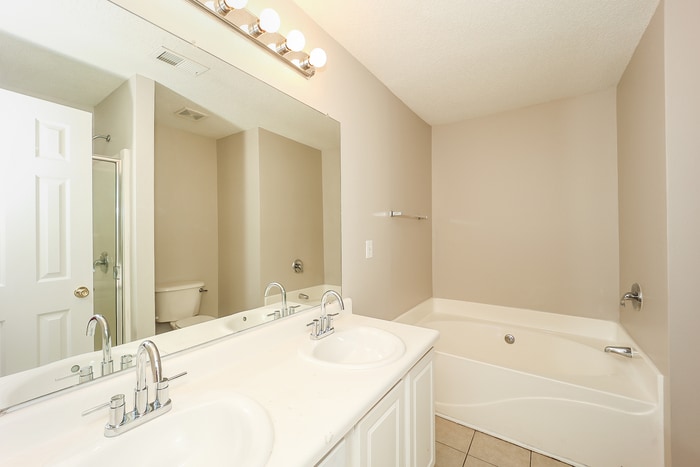 Building Photo - 7520 Old Chapel