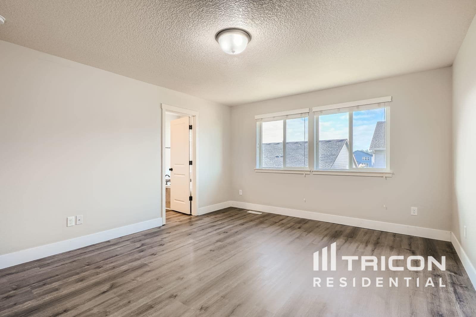 Building Photo - 10106 NE 144th Ct
