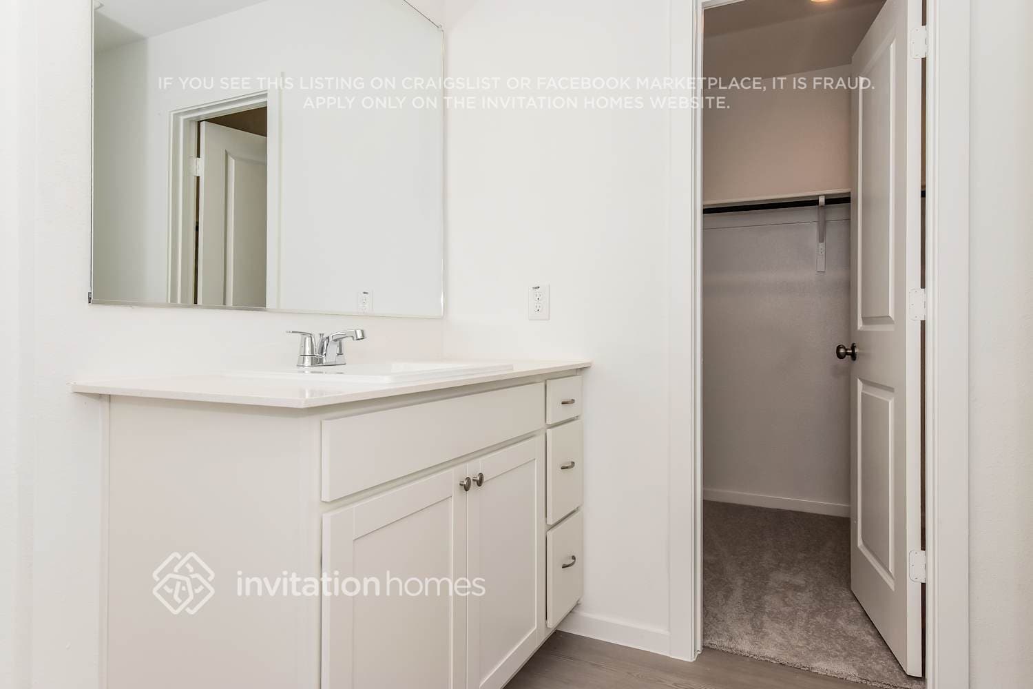 Building Photo - 1407 Merlin Blf St
