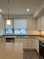 Building Photo - 3002 Birchview Walk
