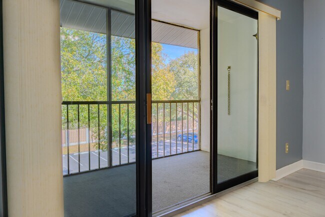 Building Photo - 8215 Sun Spring Cir