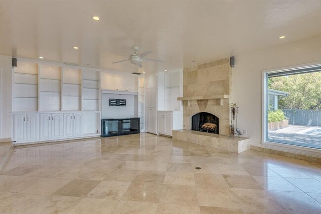 Building Photo - 6800 Falcata Cove