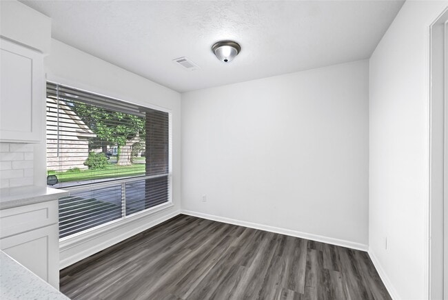Building Photo - 2030 Mustang Springs Dr