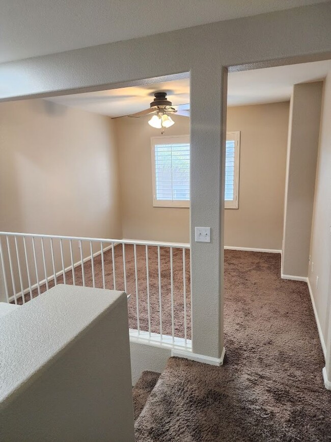 Building Photo - Murrieta 2 Bedroom Townhome + Office, Loft...