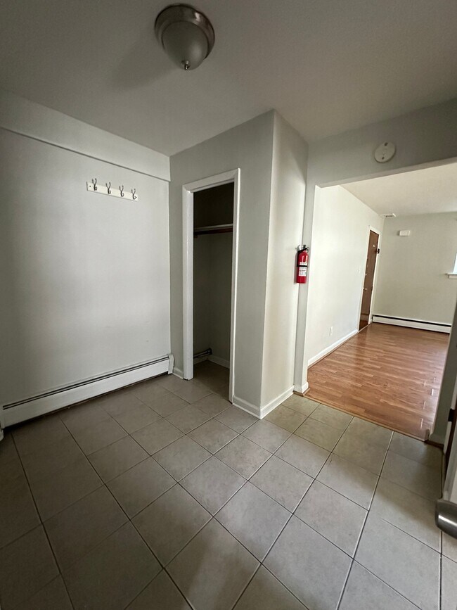 Building Photo - 2116 Stanley Terrace