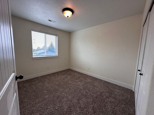 Building Photo - 193