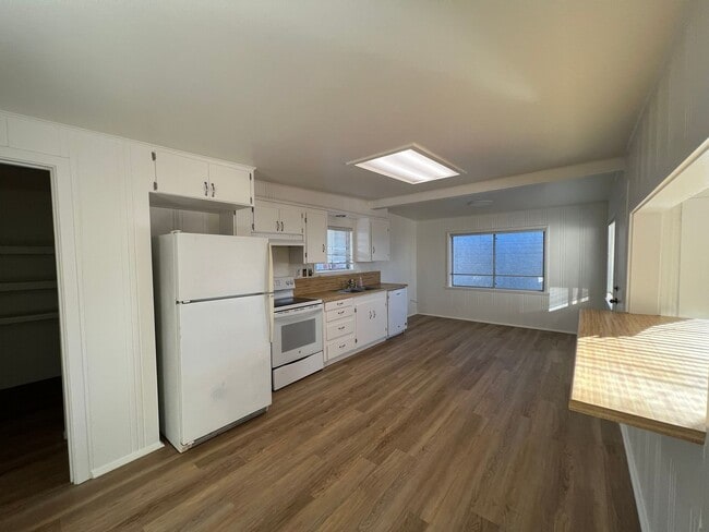 Building Photo - 486 Trinidad St