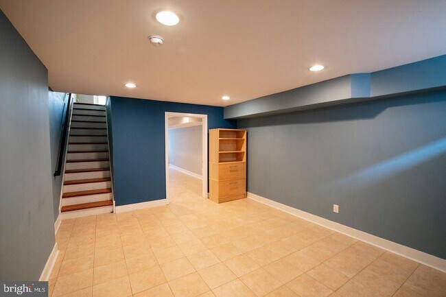 Building Photo - 1727 Annin St