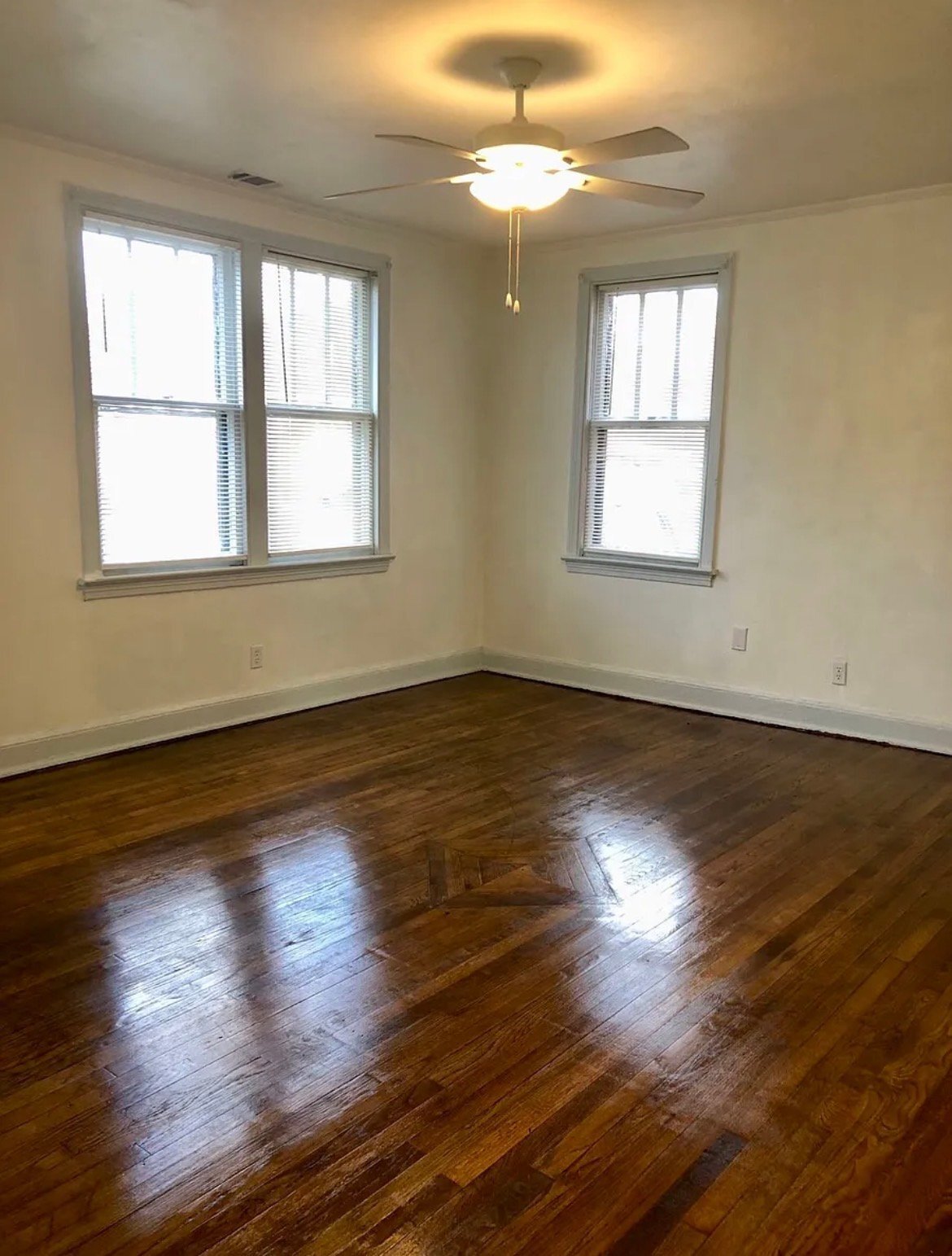 Building Photo - 1109 W 41st St