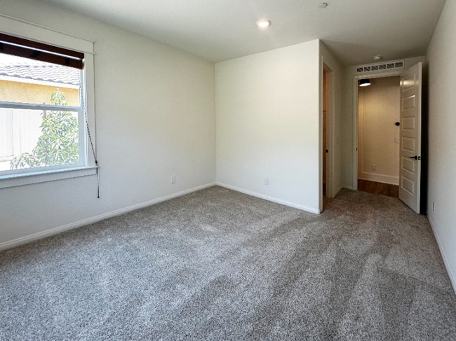Building Photo - 20850 Barn Rd
