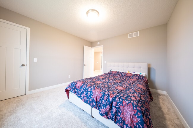 Building Photo - 18362 Greenstone Way