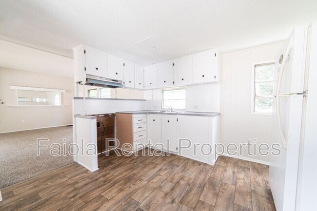 Building Photo - 36 Hale Ave