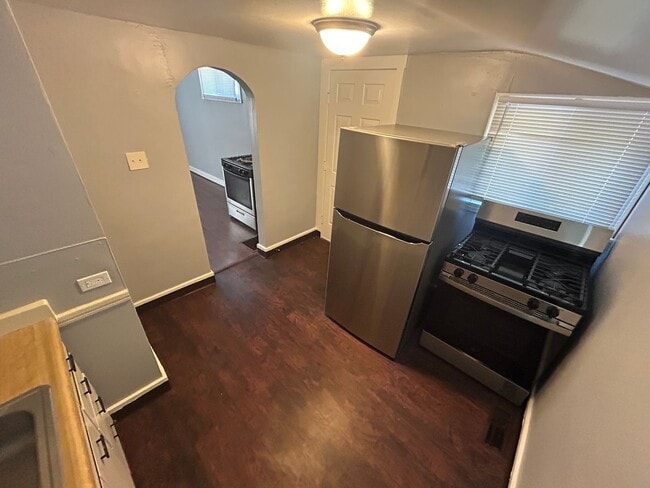 Building Photo - WestonWay633-635