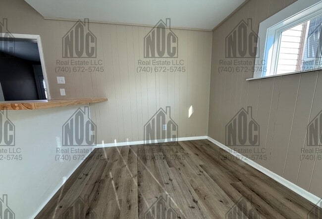 Building Photo - 148 1/2-148 1/2 E Allen St