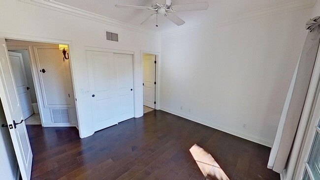 Building Photo - Spacious 2-bedroom/2.5-bathroom Townhouse- In the heart of the Funk Zone