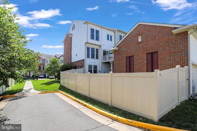 Building Photo - 192 Flowering Dogwood Terr SE