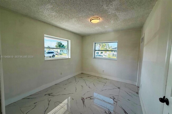 Building Photo - 14313 SW 110th Ave