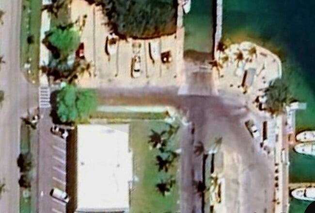 Building Photo - 300 Duck Key Dr