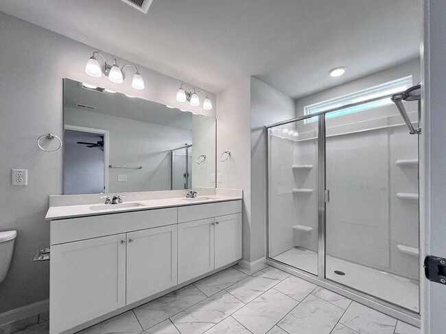 Building Photo - 139 Siebold St