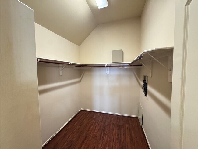 Building Photo - 22010 Rustic Canyon Ln