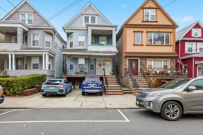 Primary Photo - 98 W 47th St