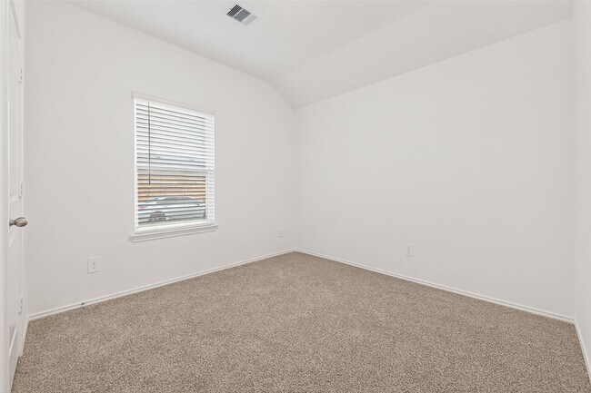 Building Photo - 27410 Oceanus Springs Dr