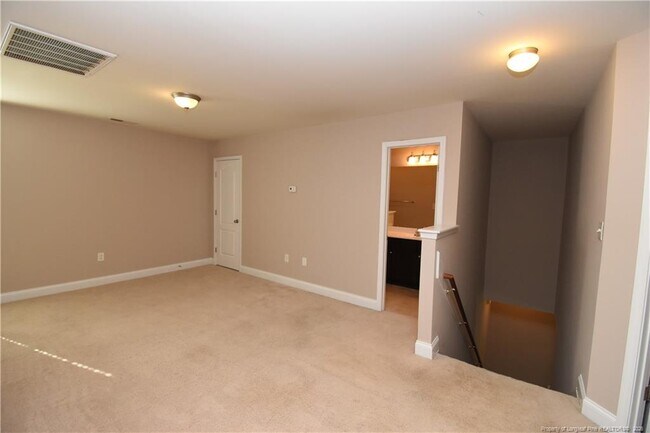 Building Photo - 148 S Prince Henry Way
