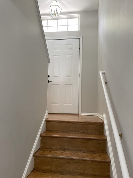 Building Photo - 1694 Sienna Ct