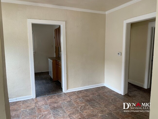 Building Photo - 4+ Bedroom, 2 Bath House By Augustana and USF