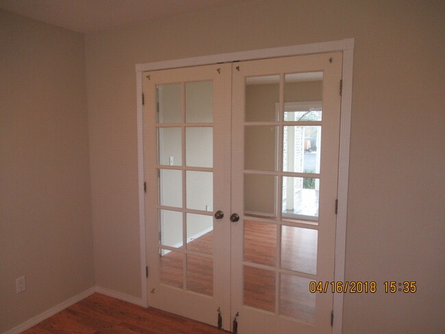 Building Photo - 964 Arrowhead Dr