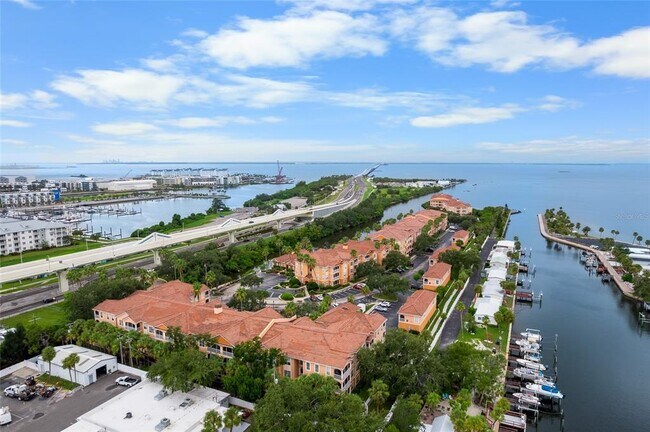 Building Photo - 5000 Culbreath Key Way