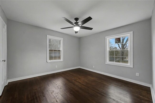 Building Photo - 725 Matilda Pl NW