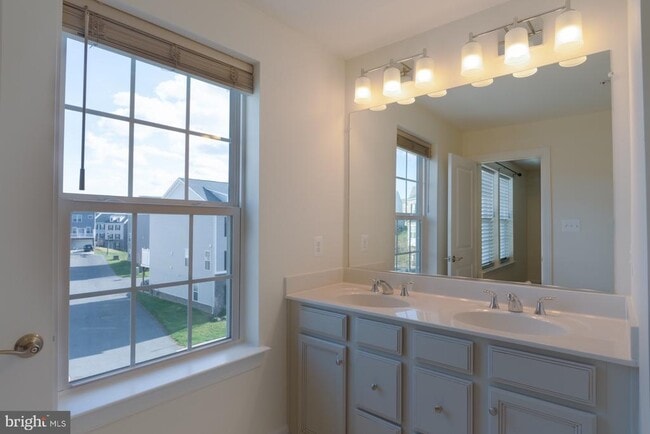 Building Photo - 9105 Fox Stream Way