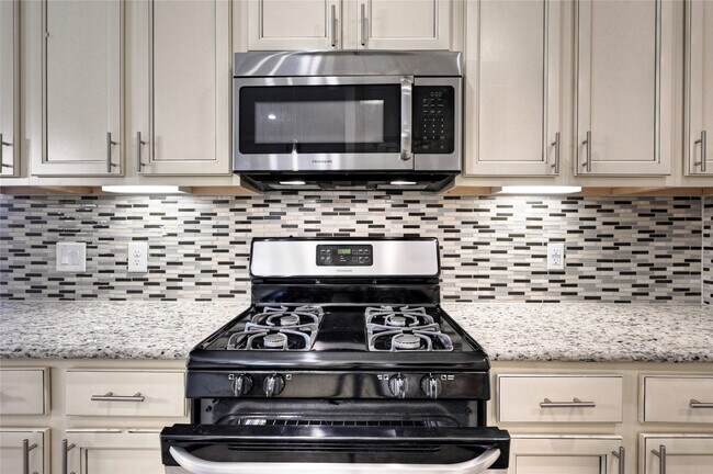 Building Photo - 3823 Cactus Field Ln