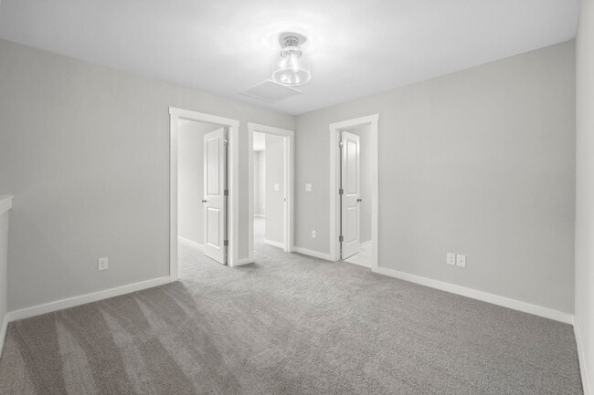 Building Photo - Brand New Construction Luxury Townhome in Pineville