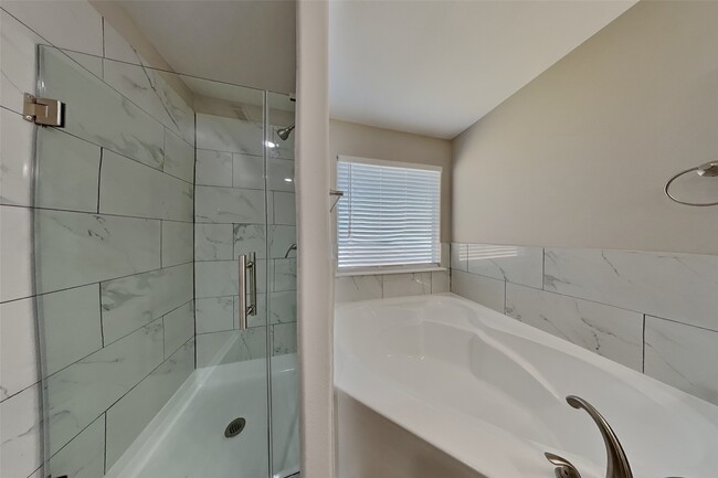 Building Photo - 7203 Towering Pine Ln