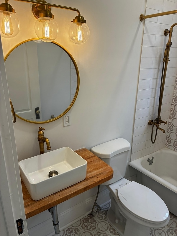 Building Photo - 2738 Riverside Ave