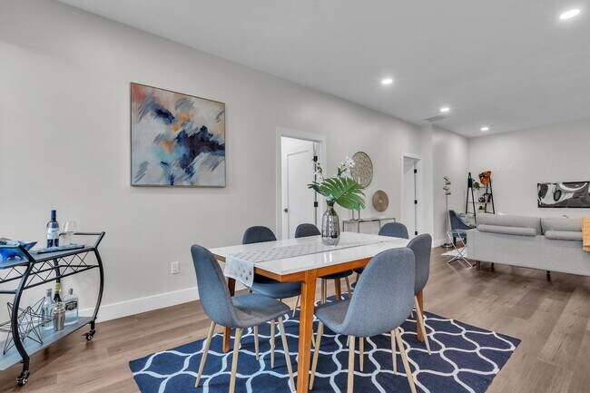 Building Photo - 185 Ashford Ave