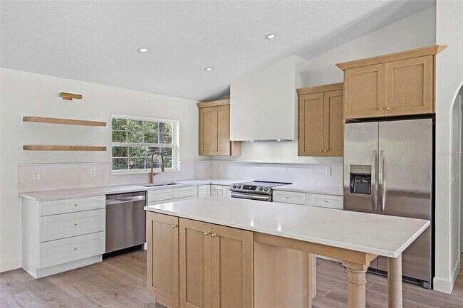 Building Photo - 320 kenora drive