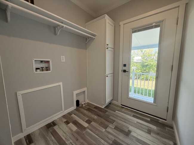 Building Photo - 5715 Camelford Dr