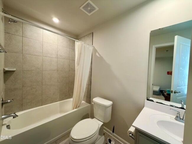 Building Photo - 1110 Romeria Dr