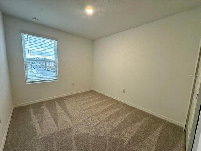 Building Photo - 3037 Canary Ave