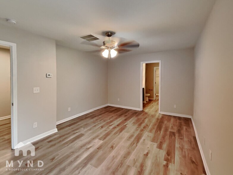 Building Photo - 376 Scotland Dr