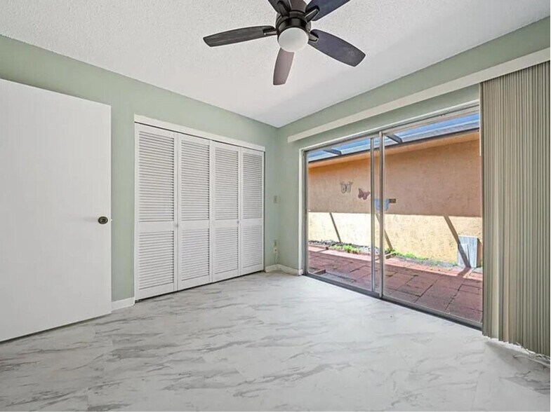 Building Photo - 5428 Larchmont Ct